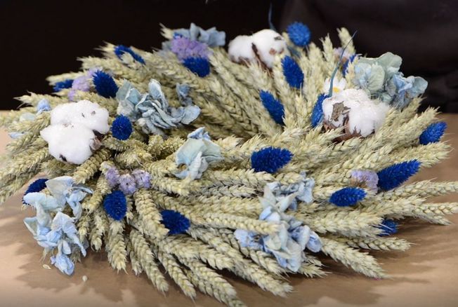 Couronne florale : le DIY facile pour décorer sa table de Noël