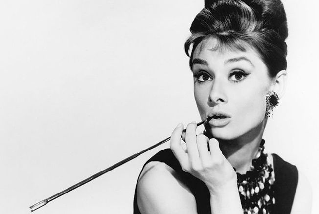 Cette robe rendue célèbre par Audrey Hepburn fait encore parler d’elle aujourd’hui et on peut se l'offrir !