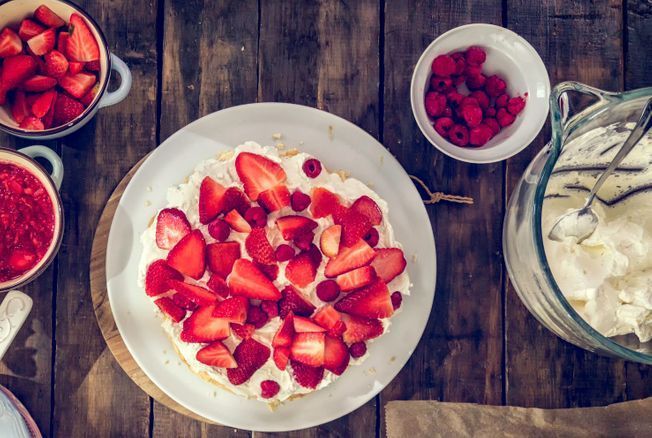 Voici La Recette Du Meilleur Gateau Sans Cuisson Au Monde Un Dessert Aux Fraises