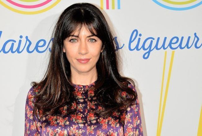 Nolwenn Leroy ne jure que par ce mascara à la forme atypique qui lui fait un regard de biche