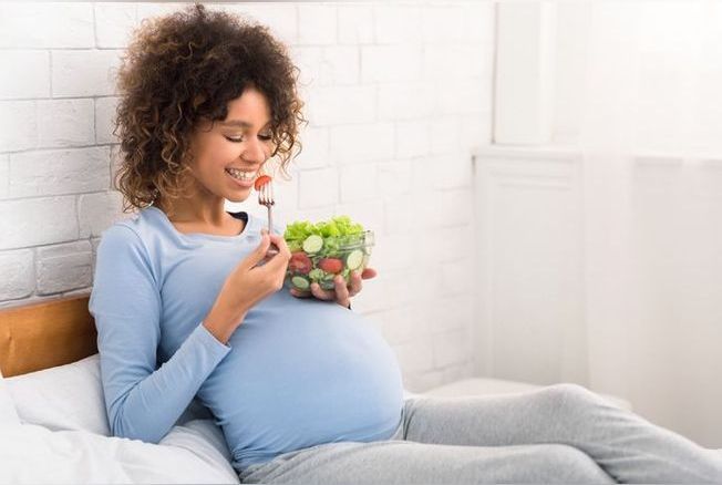 Alimentation : quelles sont les nouvelles recommandations à suivre pendant la grossesse ?