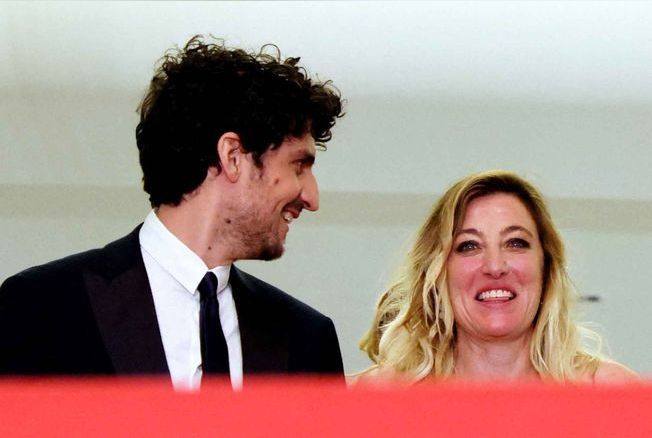 Festival de Cannes : Louis Garrel monte les marches en toute complicité avec son ex, Valeria Bruni Tedeschi