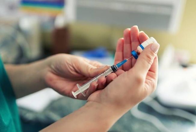 Un vaccin en cours d’essai clinique contre le virus d’Epstein-Barr, responsable de la mononucléose