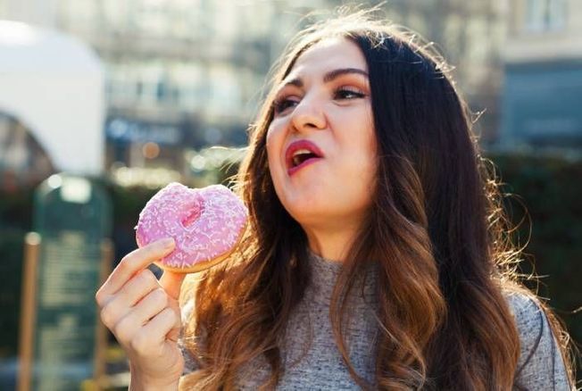 La Bouche Parle, Mais La Sincérité N'y Est Pas