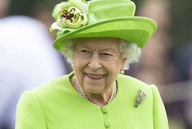 « La reine reste à Balmoral » : Elizabeth II sommée de prendre du repos par ses médecins