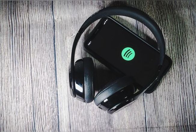 Angèle, Orelsan, Jul… Spotify dévoile sa rétrospective des tendances d’écoutes pour l’année 2022