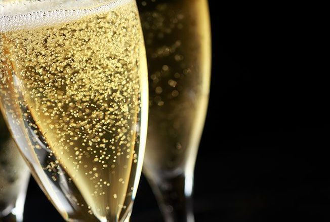 Voici les 2 meilleurs champagnes à moins de 40 € pour les fêtes, selon des experts