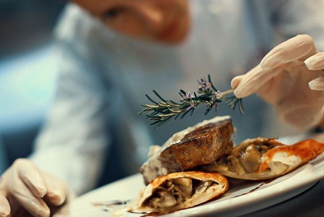 Guide Michelin 2023 : ces 49 nouveaux restaurants décrochent un Bib Gourmand, ils font partie des meilleurs et des moins chers de France
