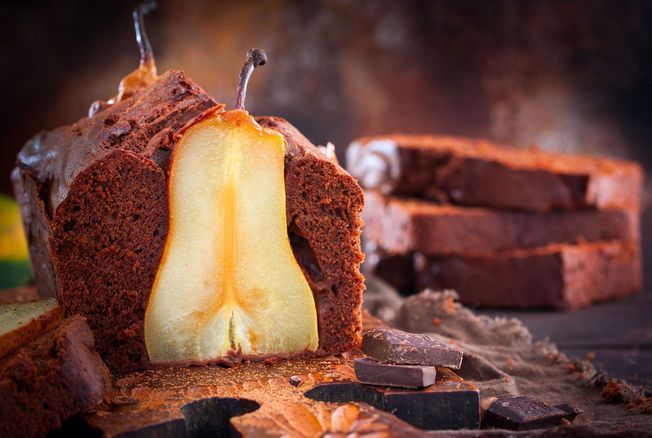 Laurent Mariotte dévoile la recette de son crumble-cake poire et chocolat et signe le dessert le plus facile et le plus gourmand de l’hiver
