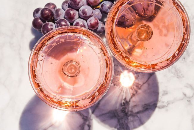Voici les 7 meilleurs vins rosés français en 2023, selon des experts