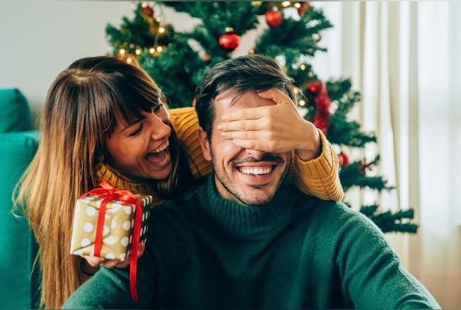 Des idées cadeaux de Noël pour couple par centaines