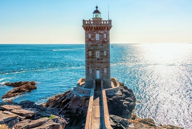 Tourisme insolite : des phares à louer en Bretagne et en Normandie