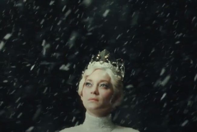  La Tour de glace  : Marion Cotillard saisissante dans les premières images de cette nouvelle adaptation du conte de la  Reine des neiges 