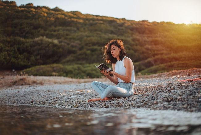 Sylvain Tesson : que raconte son dernier livre  Les piliers de la mer , gros succès en librairies ?