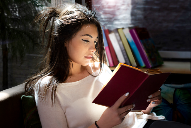 La Résurrection du pire d'Angélina Delcroix : faut-il avoir lu son best-seller Mémoires d'un expert psychiatre avant de se lancer ?