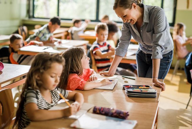5 idées de cadeaux de dernière minute à offrir à la maîtresse de votre enfant